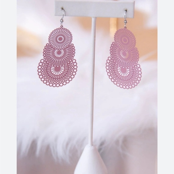 Pink Hollow Filigree Circle Drop Earrings - Picture 6 of 13
